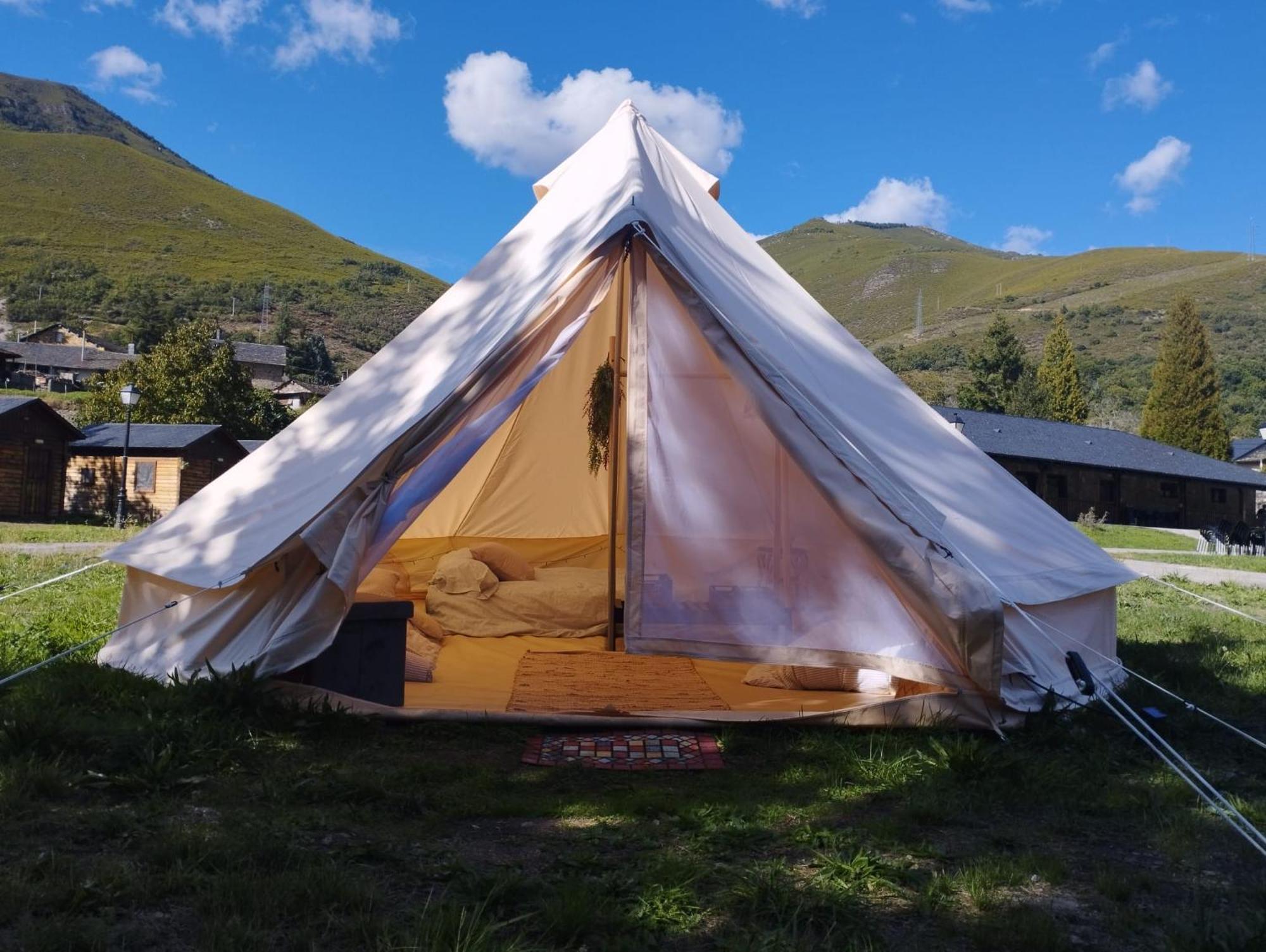 Camping La Zarapica - Palacios Del Sil Esterno foto